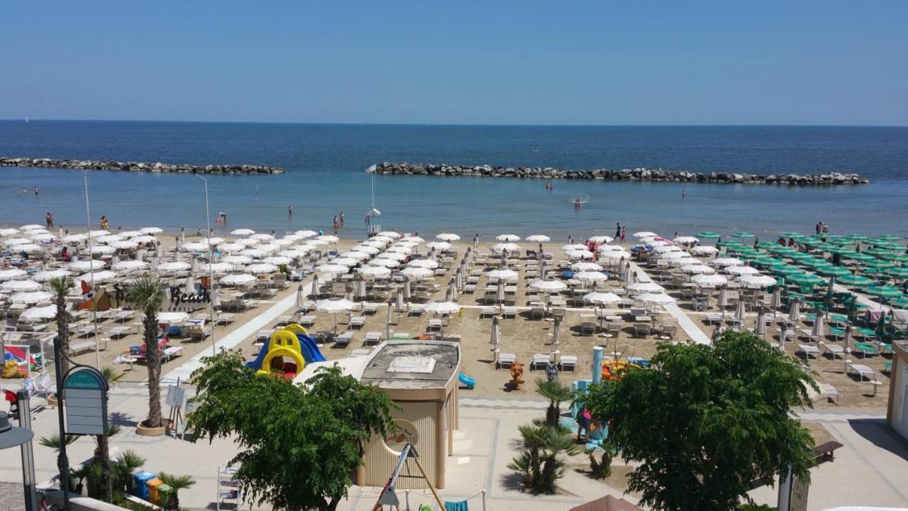 Hotel Eden Bellaria-Igea Marina Exterior foto